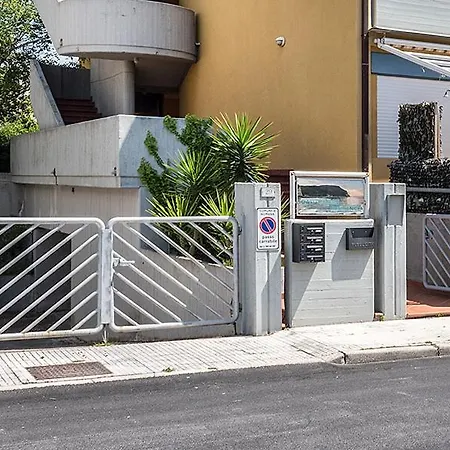 M53 - Marcelli, Bilocale Con Giardino A 100 Mt Dal Mare Marcelli