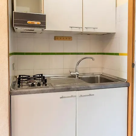 M53 - Marcelli, Bilocale Con Giardino A 100 Mt Dal Mare *